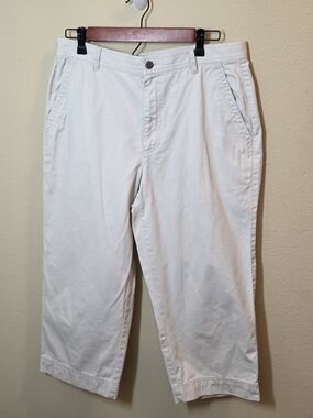 Liz Claiborne 14 Petite Light Beige 100% Cotton Crop Pants Beachy Resort Wear.